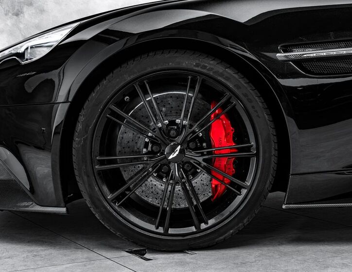 Aston Martin Vanquish 2