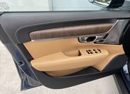 Volvo V90 24