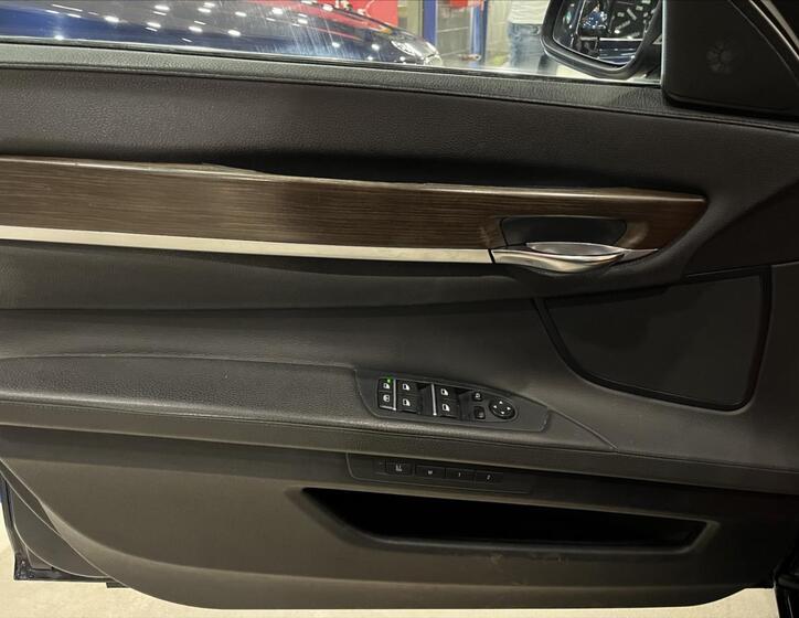 BMW Řada 7 22