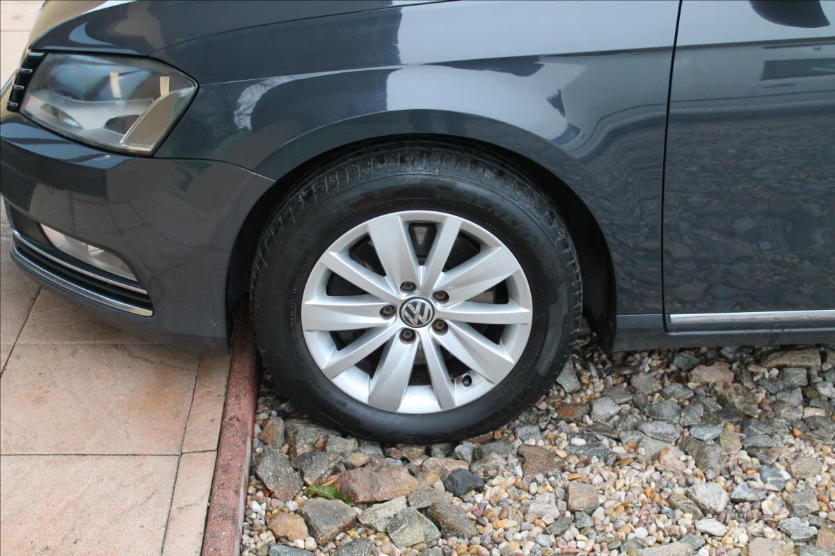 Volkswagen Passat Kombi 1,6 l 77 kw