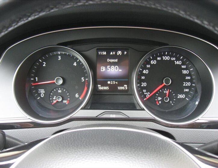 Volkswagen Passat 40