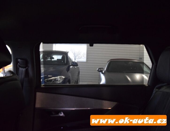 Peugeot 5008 MPV 1,5 l 96 kw