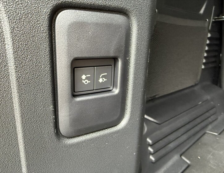 Land Rover Defender SUV / Terénní 3,0 l 147 kw