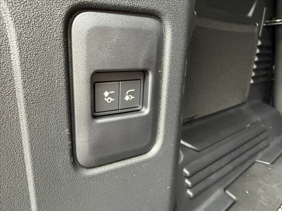 Land Rover Defender SUV / Terénní 3,0 l 147 kw