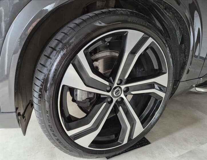 Volvo XC90 SUV / Terénní 2,0 l 180 kw