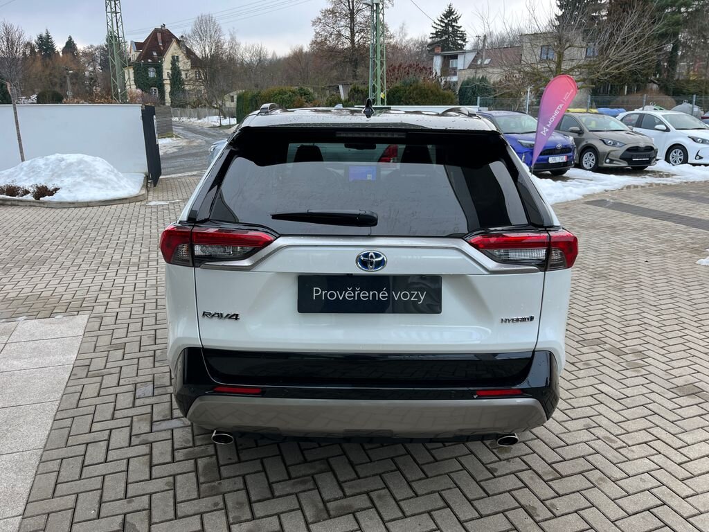 Toyota RAV4 SUV 2,5 l 131 kw