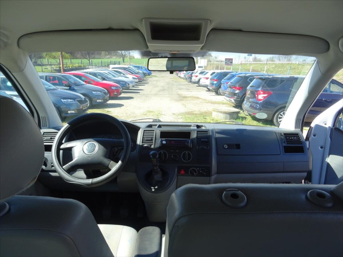 Volkswagen Caravelle MPV 2,5 l 96 kw