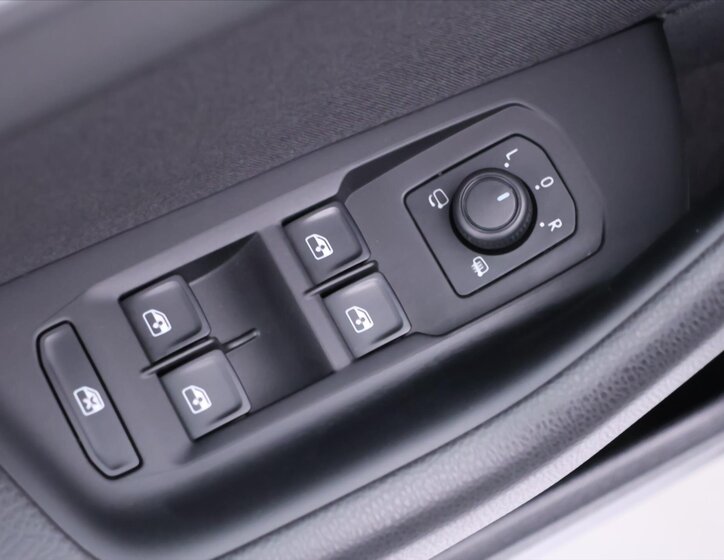 Volkswagen Passat Kombi 1,6 l 88 kw