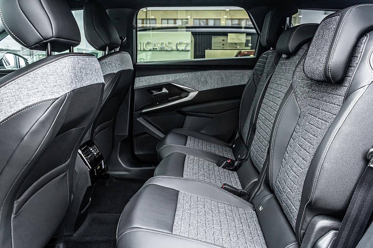 Peugeot 5008 SUV / Terénní 1,2 l 107 kw