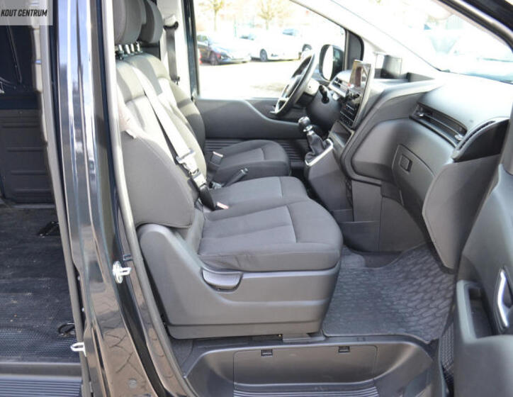 Hyundai Staria 11
