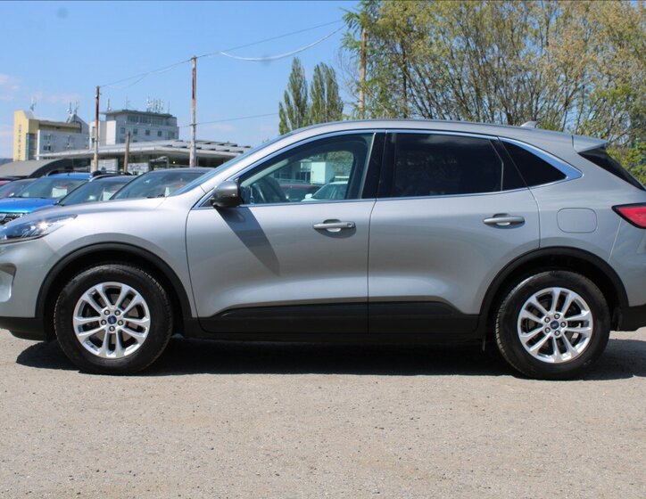 Ford Kuga SUV / Terénní 1,5 l 110 kw