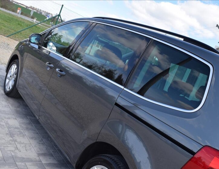 Volkswagen Sharan MPV 2,0 l 103 kw