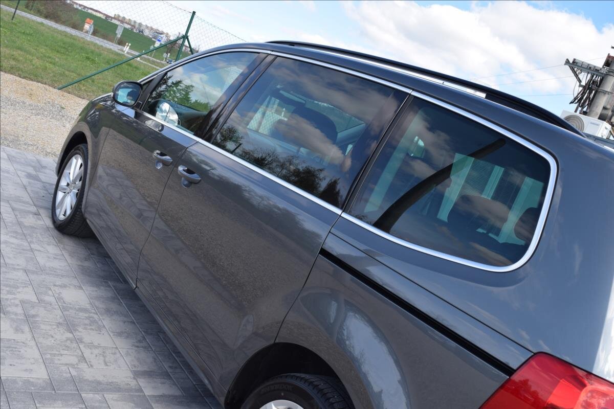 Volkswagen Sharan MPV 2,0 l 103 kw