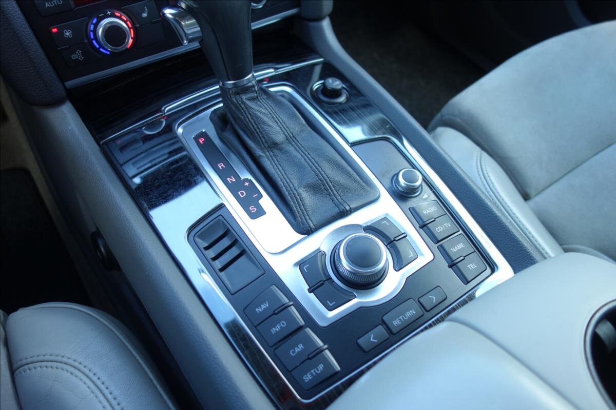 Audi Q7 SUV / Terénní 4,2 l 257 kw