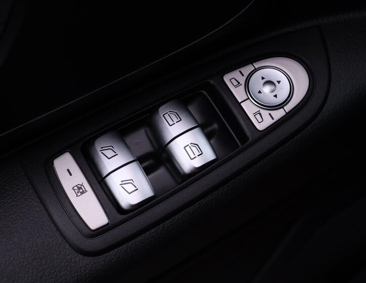 Mercedes-Benz Vito Kombi 2,1 l 100 kw