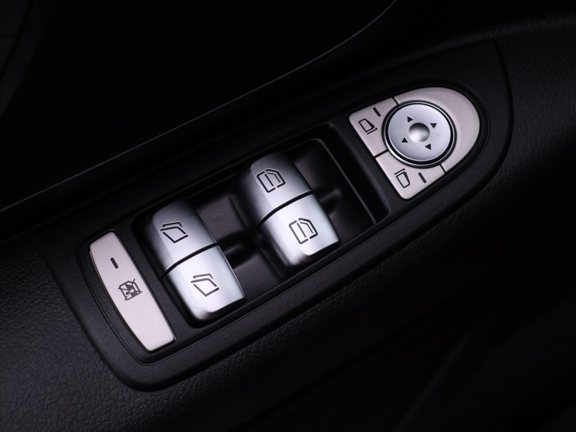 Mercedes-Benz Vito Kombi 2,1 l 100 kw