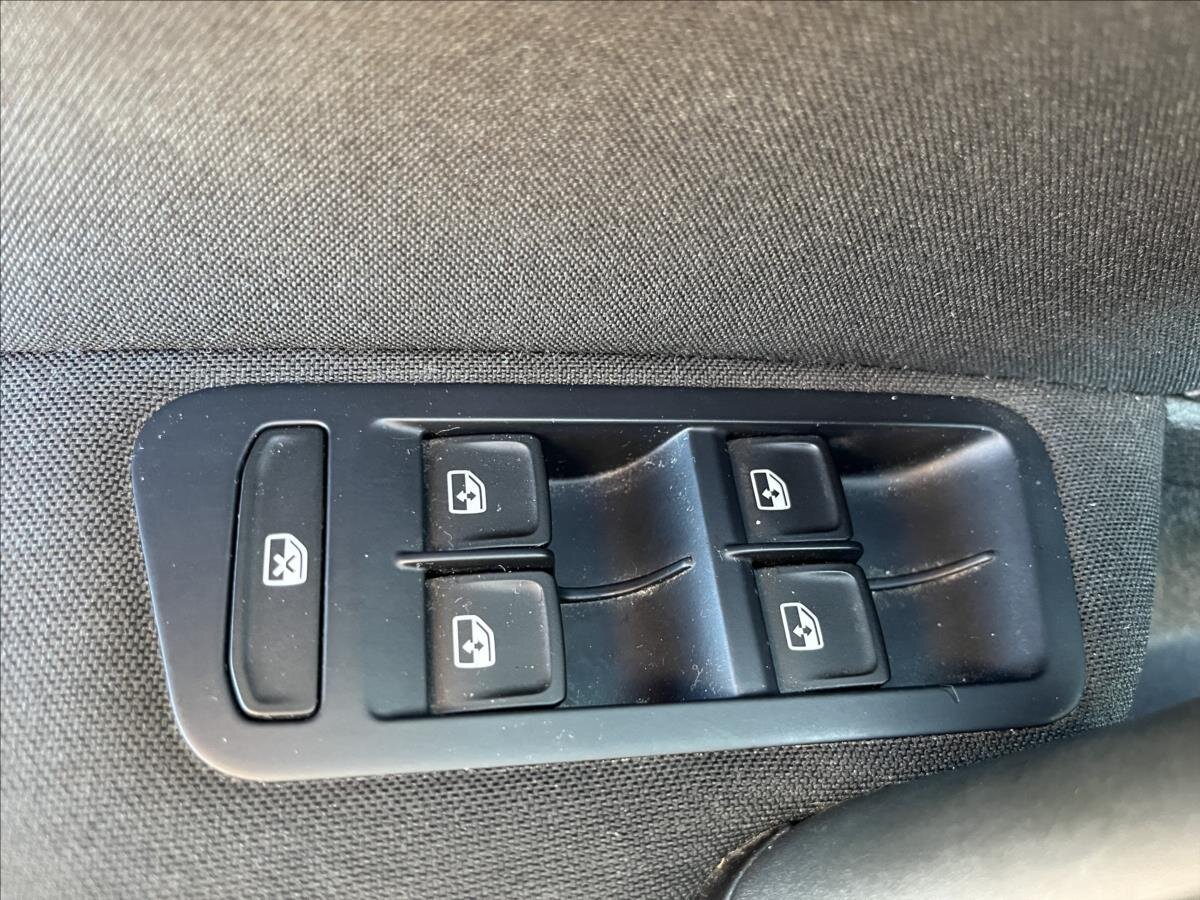 Volkswagen Golf Kombi 1,6 l 81 kw