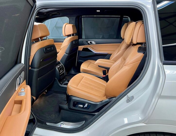 BMW X7 SUV / Terénní 3,0 l 250 kw