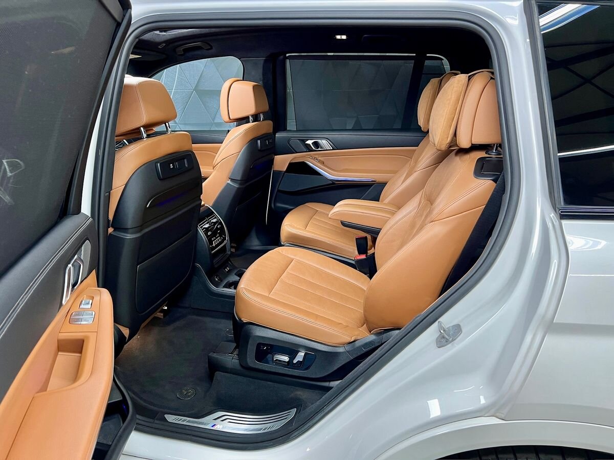 BMW X7 SUV / Terénní 3,0 l 250 kw