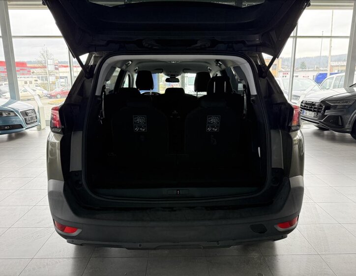 Peugeot 5008 SUV 2,0 l 110 kw
