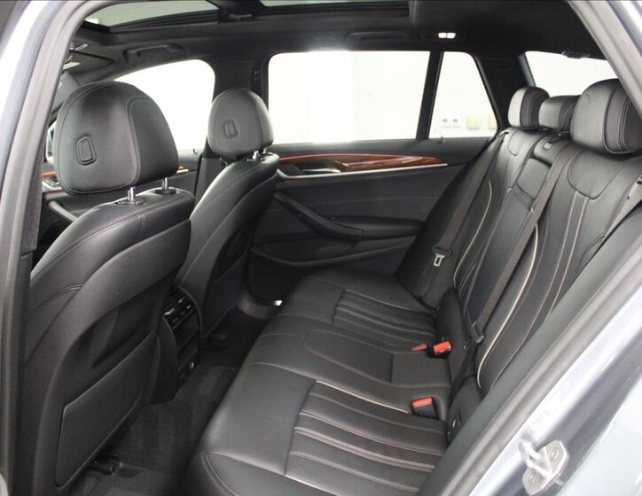 BMW Řada 5 Kombi 2,0 l 140 kw