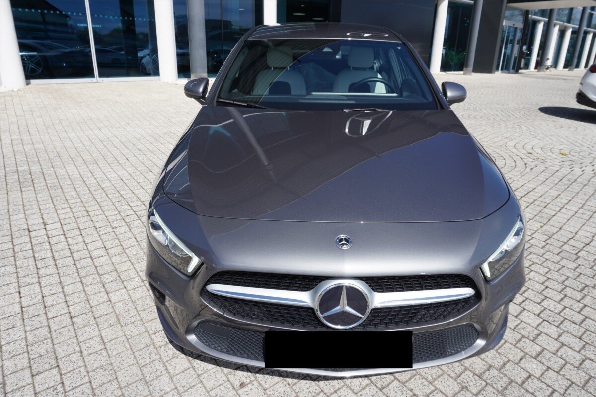 Mercedes-Benz Třídy A Sedan / Limuzína 1,3 l 100 kw