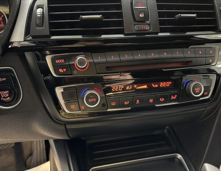 BMW Řada 4 Sedan / Limuzína 2,0 l 135 kw