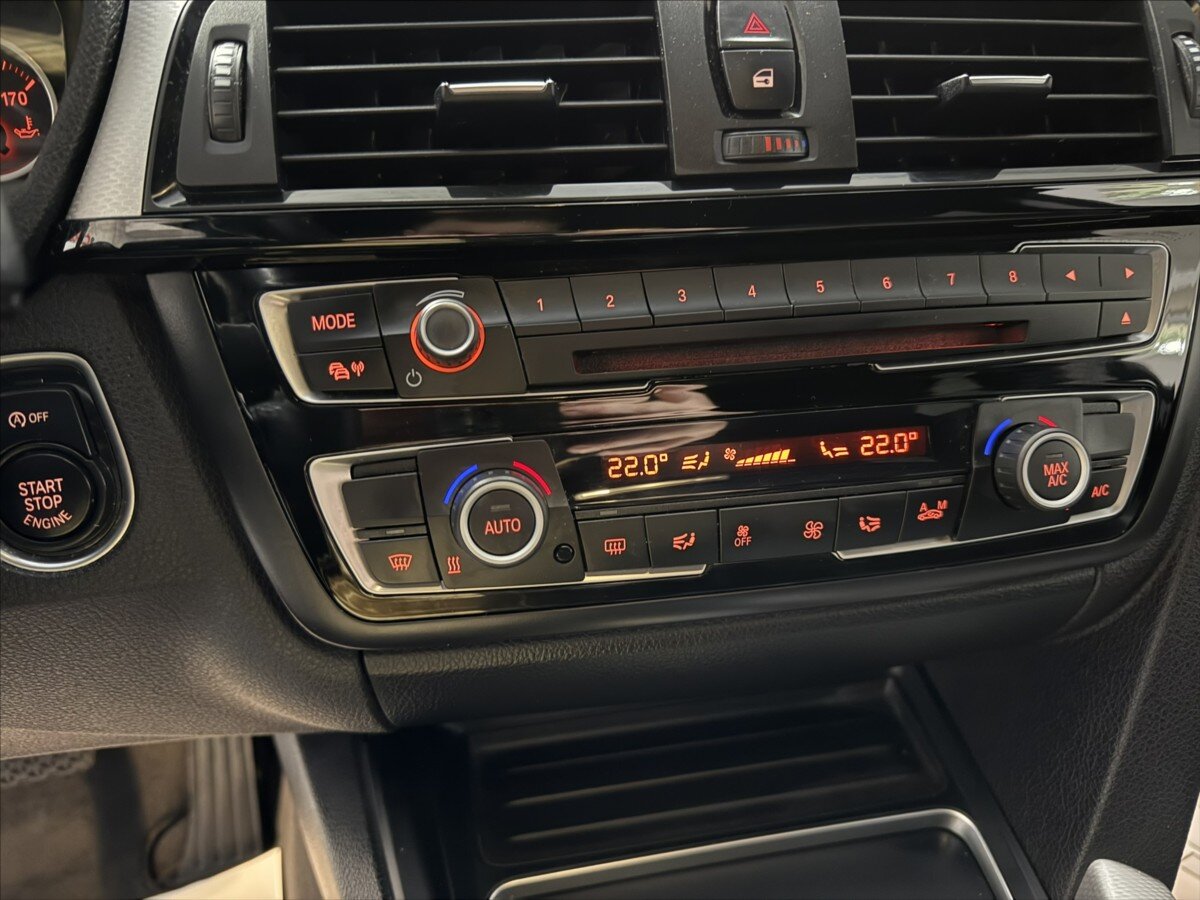 BMW Řada 4 Sedan / Limuzína 2,0 l 135 kw