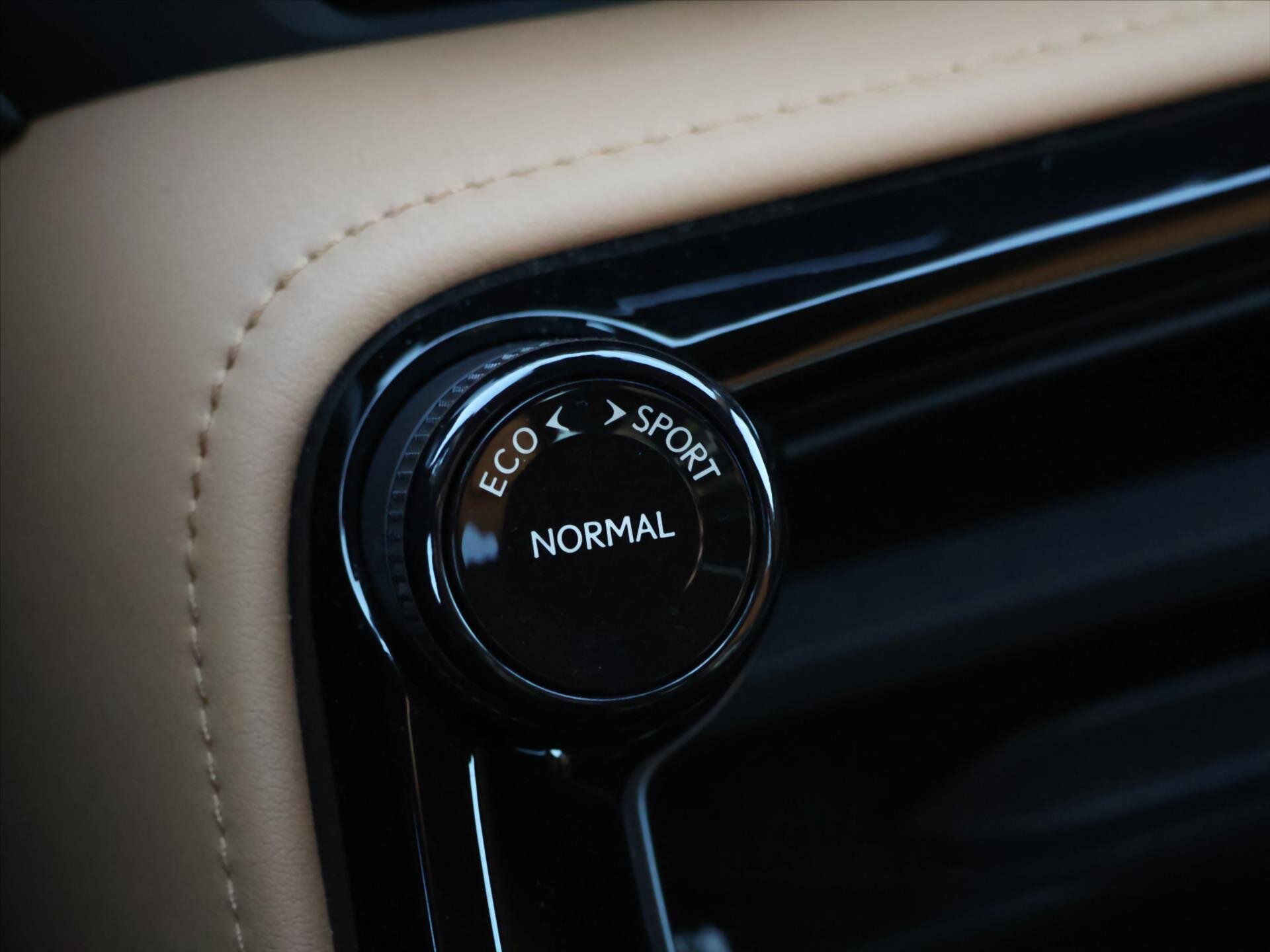 Lexus NX 450h plus SUV / Terénní 2,5 l 136 kw