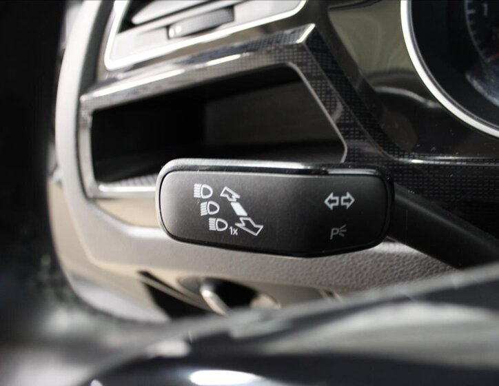 Volkswagen Touran SUV / Terénní 1,2 l 81 kw