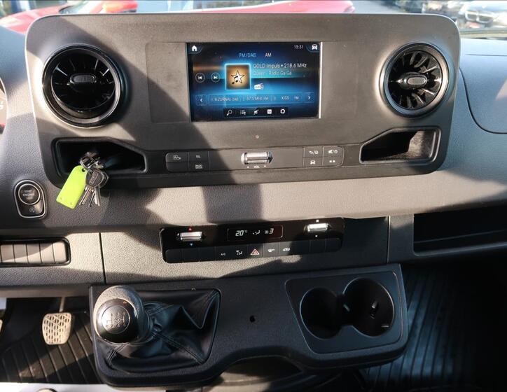 Mercedes-Benz Sprinter 14