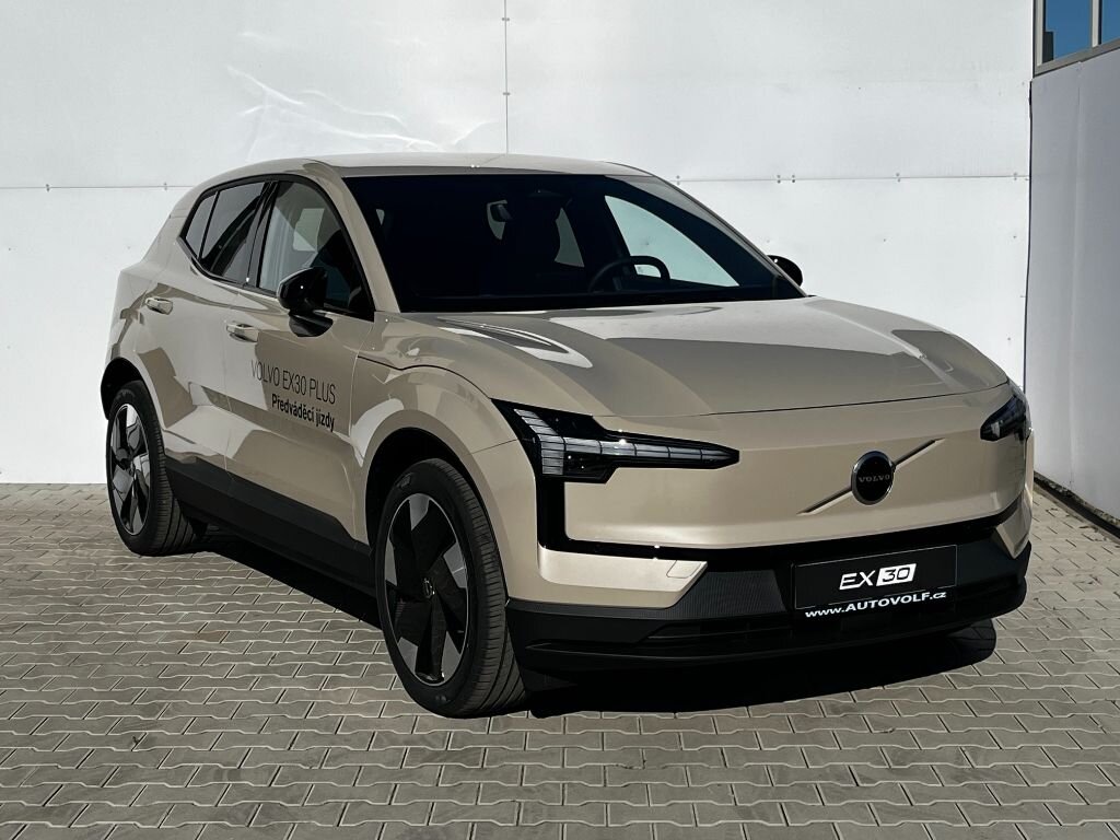 Volvo EX30 SUV / Terénní 69,0 200 kw