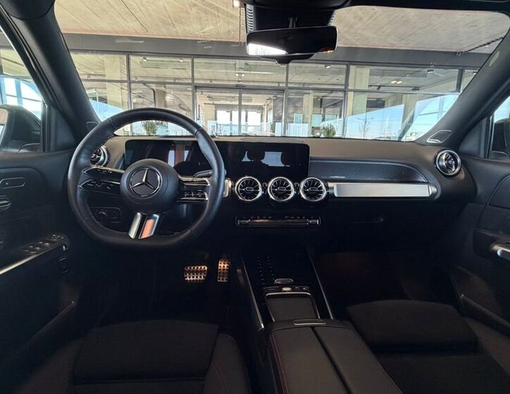 Mercedes-Benz GLB 13