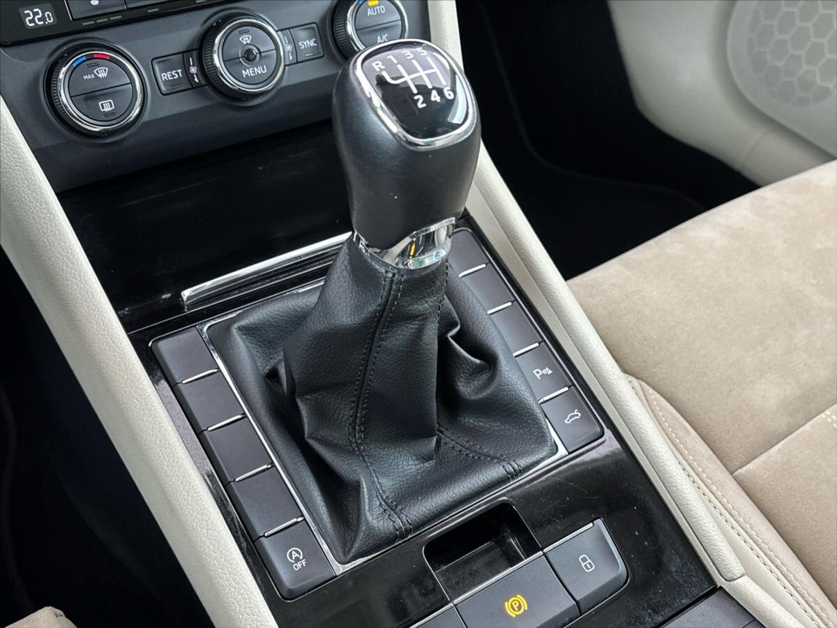 Škoda Superb Liftback 1,4 l 110 kw