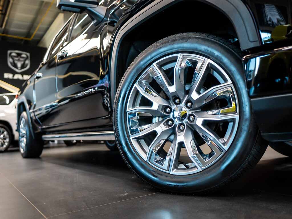 GMC Sierra Pick-up 6,2 l 313 kw