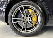 Porsche Cayenne SUV / Terénní 4,0 l 404 kw