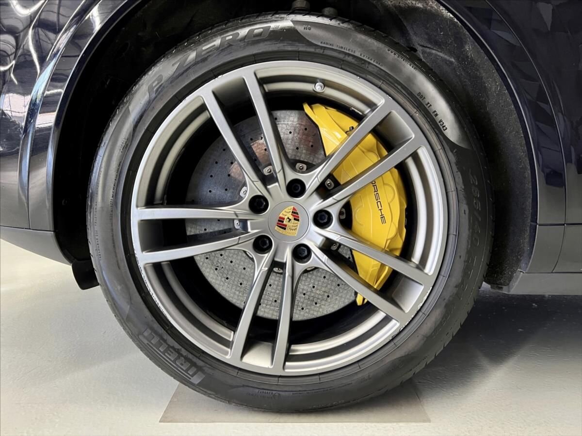 Porsche Cayenne SUV / Terénní 4,0 l 404 kw