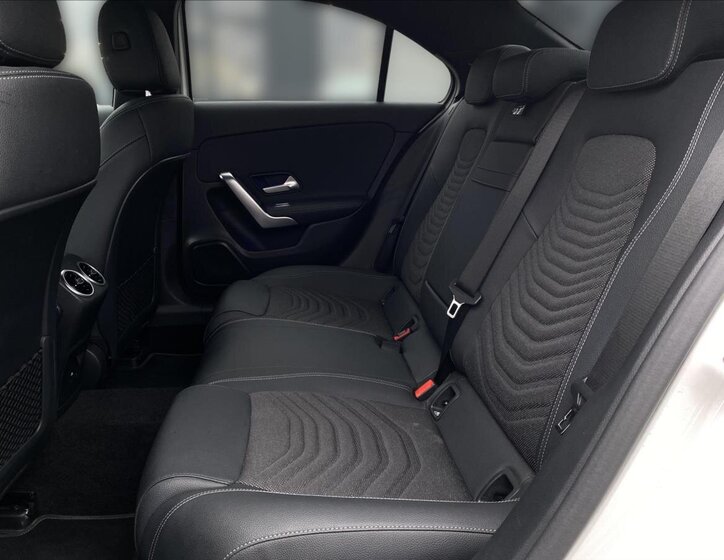 Mercedes-Benz Třídy A Sedan / Limuzína 1,3 l 100 kw