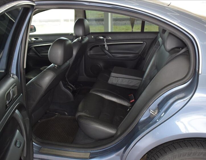 Škoda Superb Sedan / Limuzína 2,8 l 142 kw