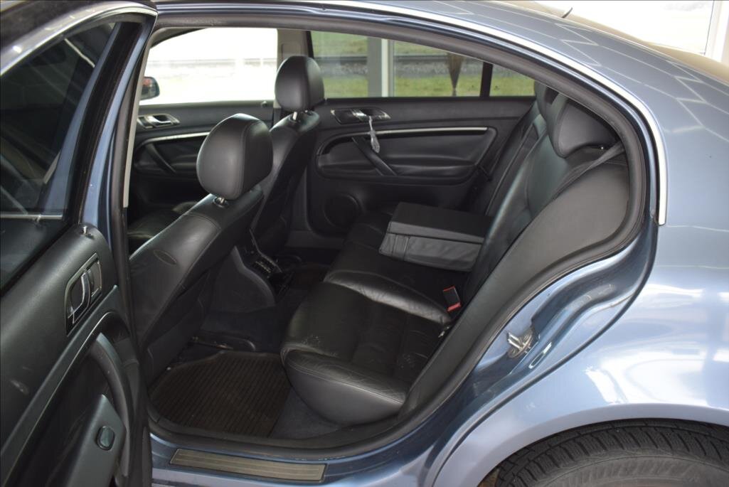 Škoda Superb Sedan / Limuzína 2,8 l 142 kw