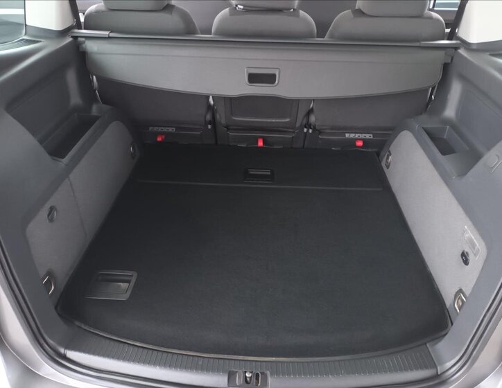 Volkswagen Touran MPV 1,2 l 77 kw