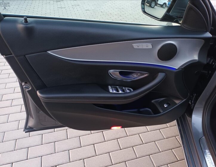 Mercedes-Benz Třídy E Kombi 3,0 l 190 kw
