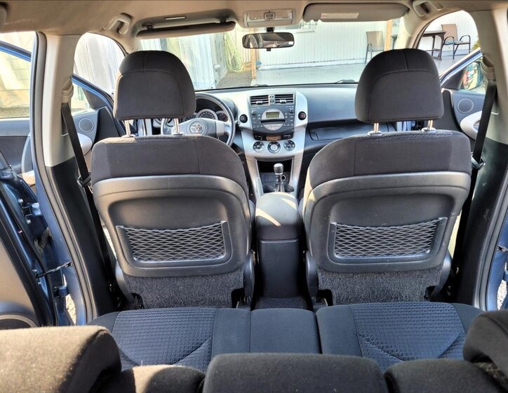 Toyota RAV4 SUV / Terénní 2,2 l 100 kw