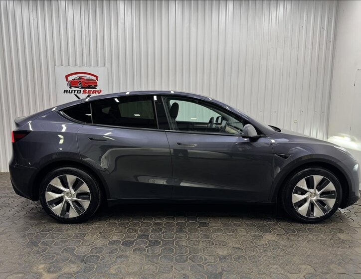 Tesla Model Y SUV / Terénní 0,0 378 kw