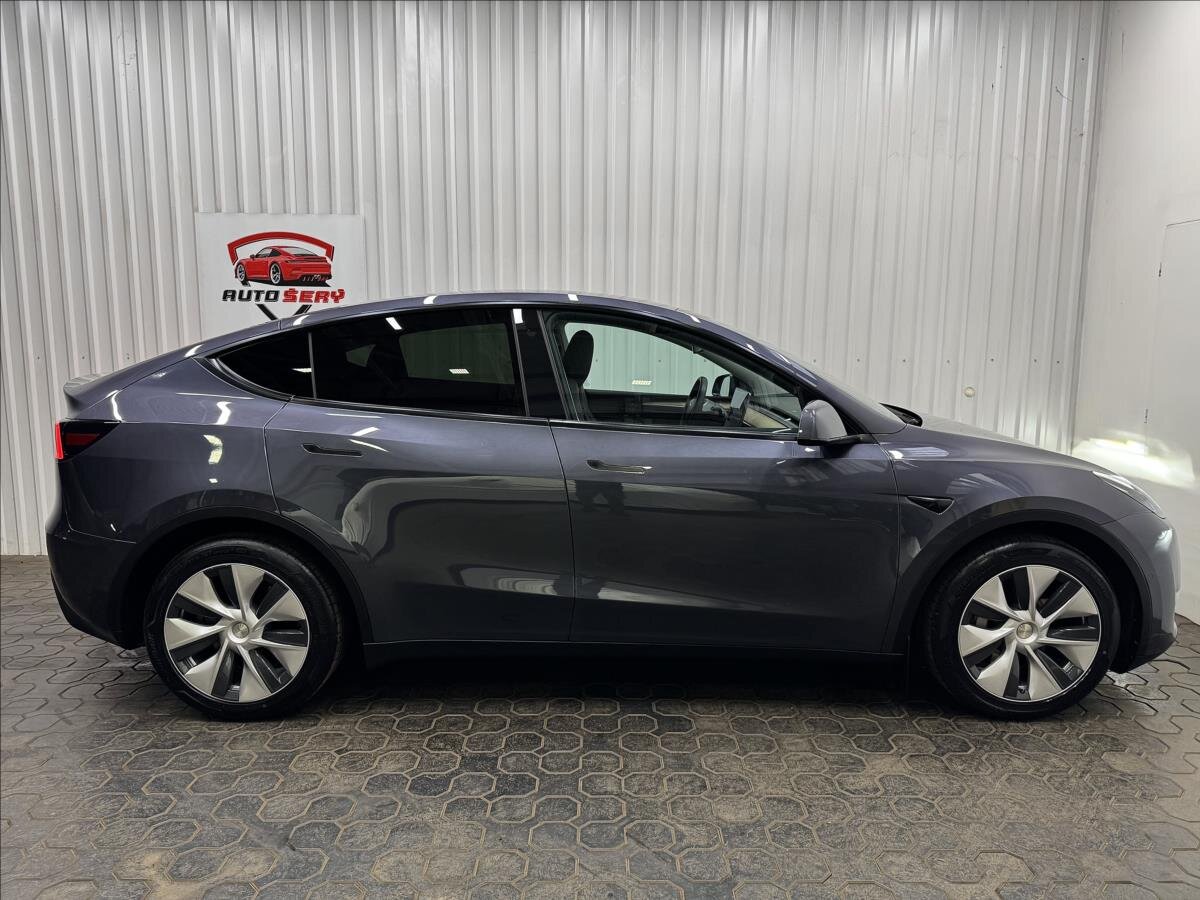 Tesla Model Y SUV / Terénní 0,0 378 kw