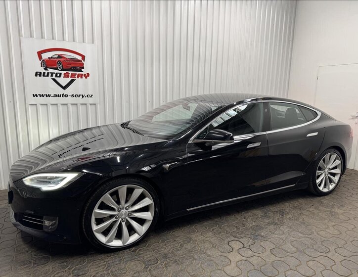 Tesla Model S Liftback 0,0 311 kw