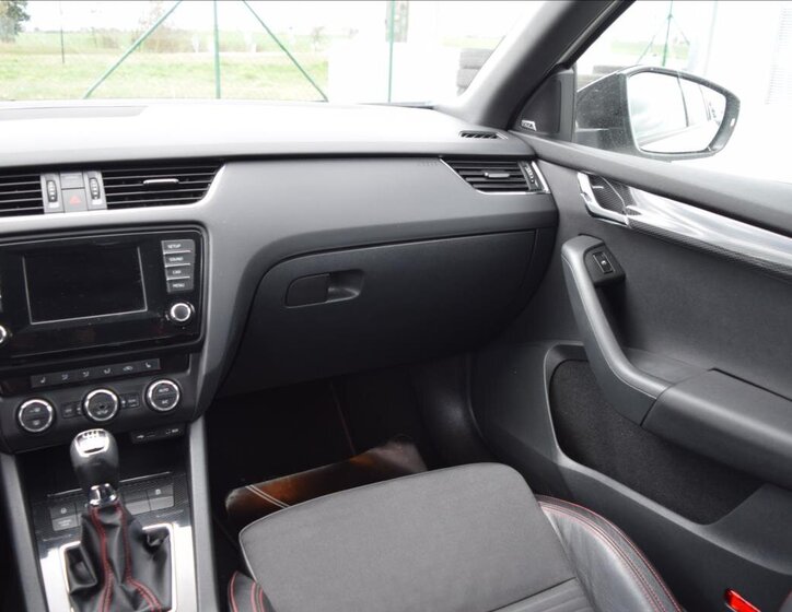 Škoda Octavia Sedan / Limuzína 2,0 l 135 kw