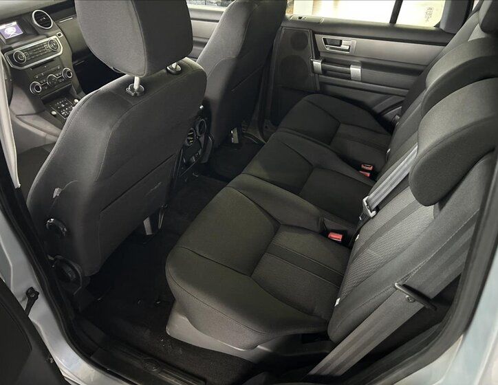 Land Rover Discovery 23