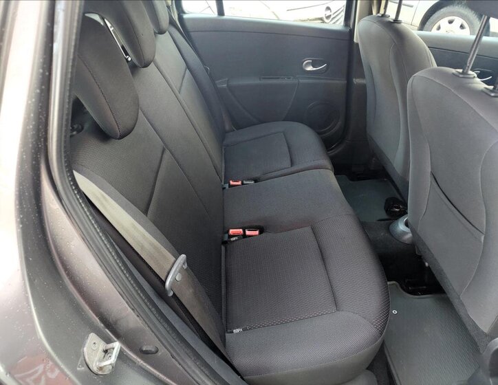 Renault Clio Kombi 1,1 l 74 kw