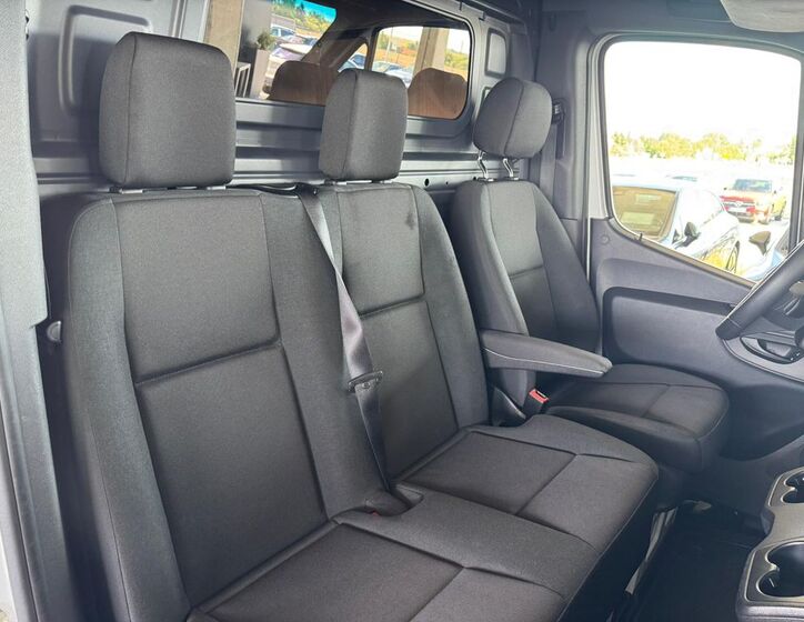 Mercedes-Benz Sprinter 16